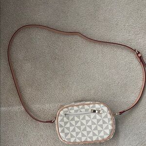 Geometric Pattern Crossbody Bag